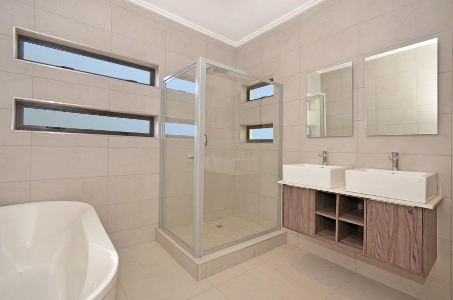 To Let 3 Bedroom Property for Rent in Petervale Gauteng