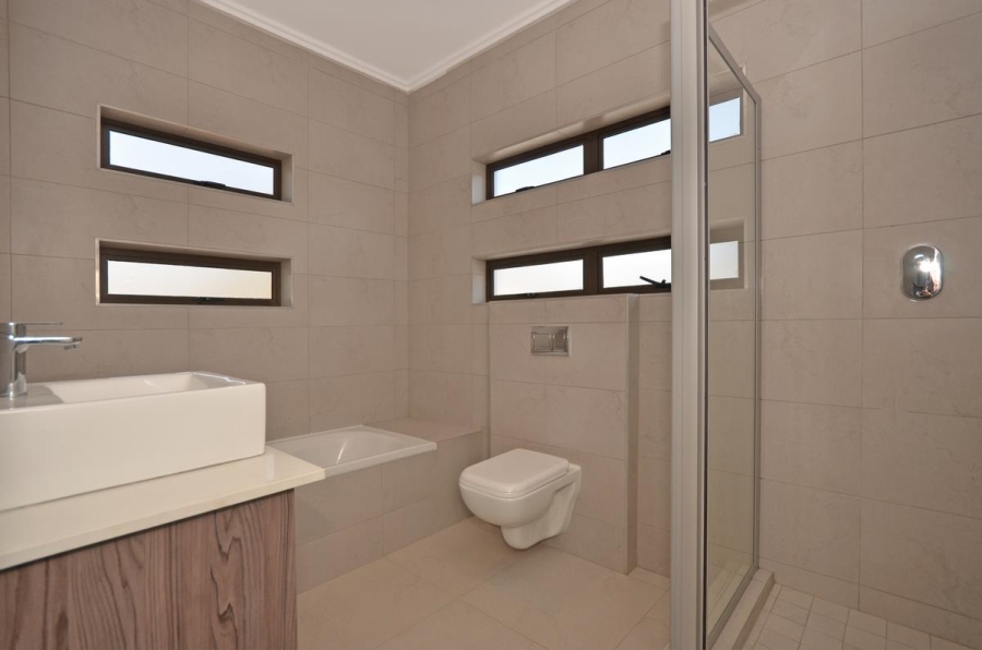 To Let 3 Bedroom Property for Rent in Petervale Gauteng