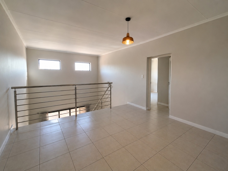 To Let 3 Bedroom Property for Rent in Douglasdale Gauteng