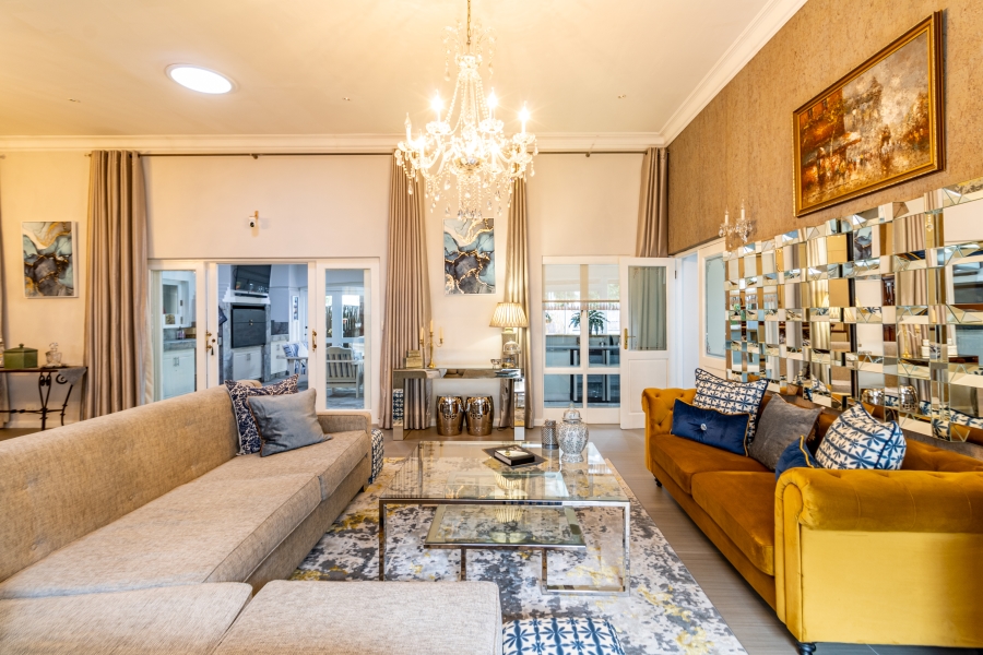 5 Bedroom Property for Sale in Silver Lakes Golf Estate Gauteng