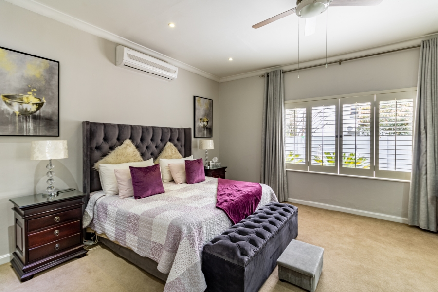 5 Bedroom Property for Sale in Silver Lakes Golf Estate Gauteng