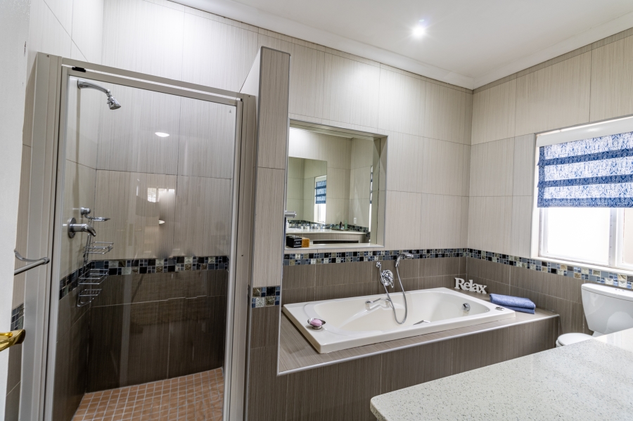 To Let 5 Bedroom Property for Rent in Silver Lakes Golf Estate Gauteng