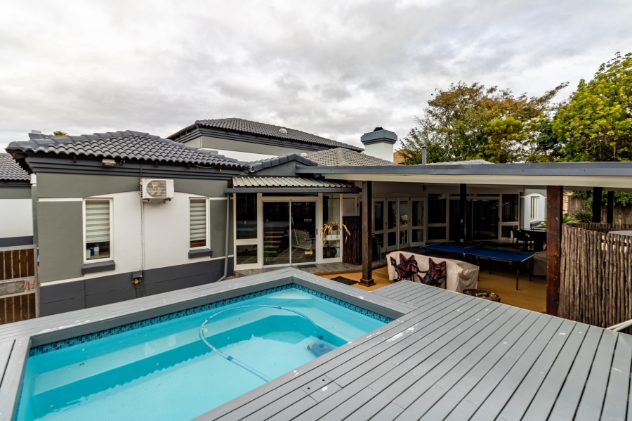 To Let 5 Bedroom Property for Rent in Silver Lakes Golf Estate Gauteng