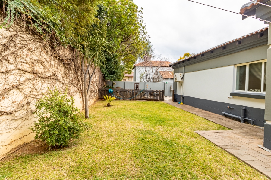 To Let 5 Bedroom Property for Rent in Silver Lakes Golf Estate Gauteng