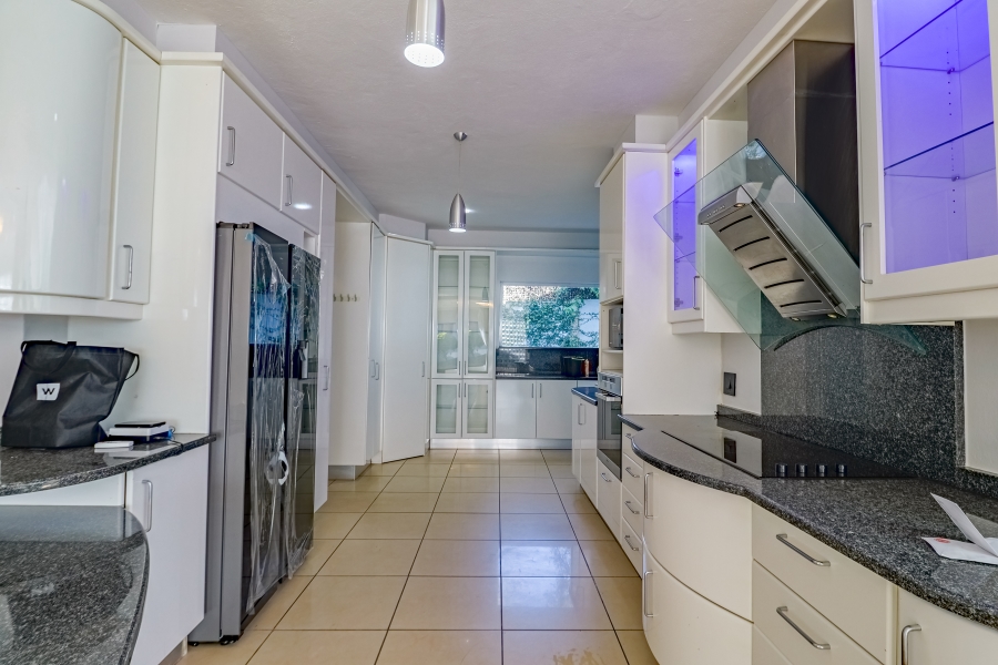 To Let 6 Bedroom Property for Rent in Silver Lakes Golf Estate Gauteng