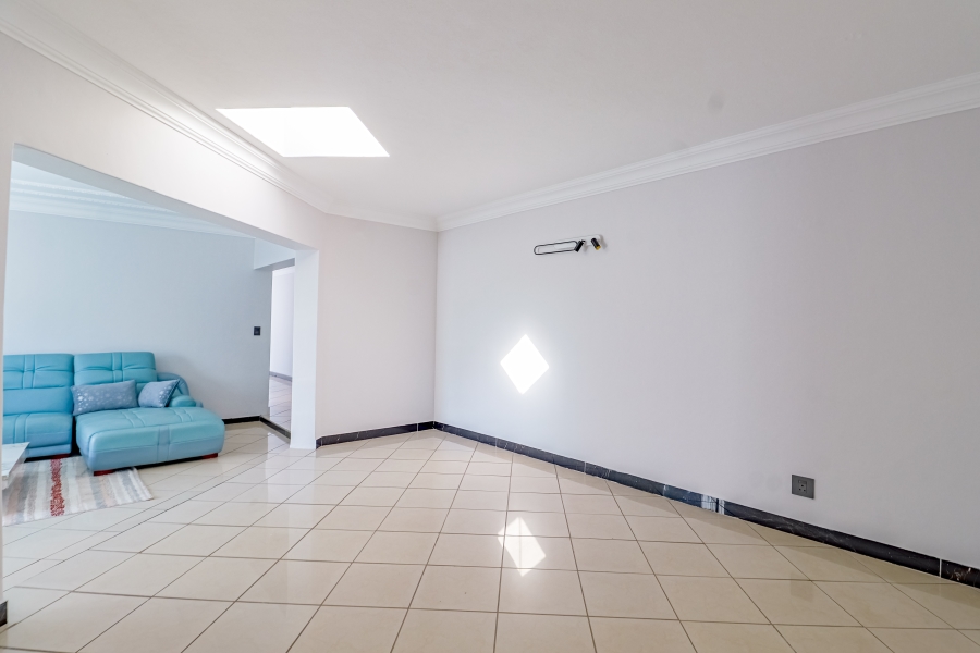 To Let 6 Bedroom Property for Rent in Silver Lakes Golf Estate Gauteng