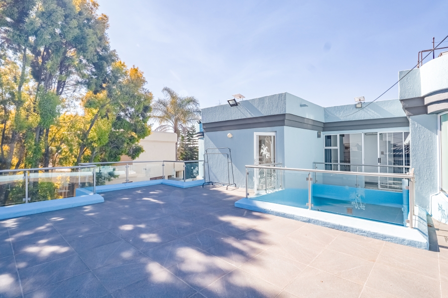 To Let 6 Bedroom Property for Rent in Silver Lakes Golf Estate Gauteng