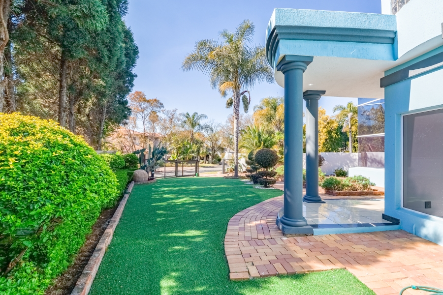 To Let 6 Bedroom Property for Rent in Silver Lakes Golf Estate Gauteng