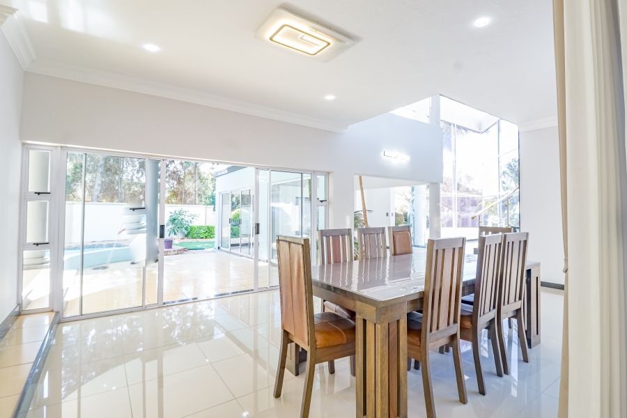 6 Bedroom Property for Sale in Silver Lakes Golf Estate Gauteng