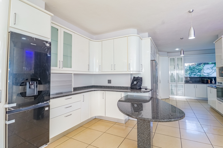 6 Bedroom Property for Sale in Silver Lakes Golf Estate Gauteng