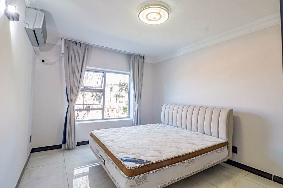 6 Bedroom Property for Sale in Silver Lakes Golf Estate Gauteng
