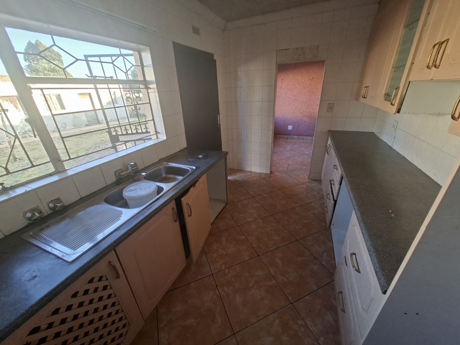 To Let 4 Bedroom Property for Rent in Leondale Gauteng