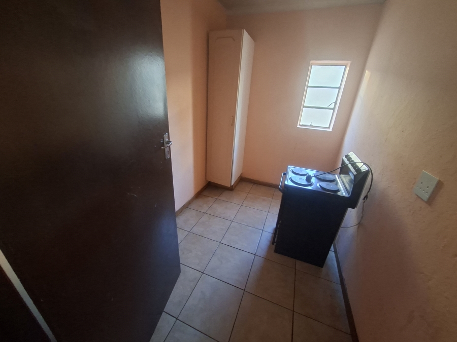 To Let 4 Bedroom Property for Rent in Leondale Gauteng