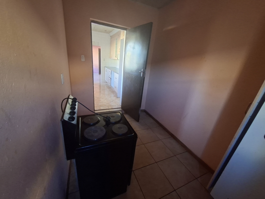 To Let 4 Bedroom Property for Rent in Leondale Gauteng