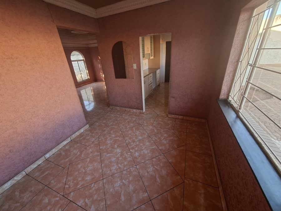 To Let 4 Bedroom Property for Rent in Leondale Gauteng