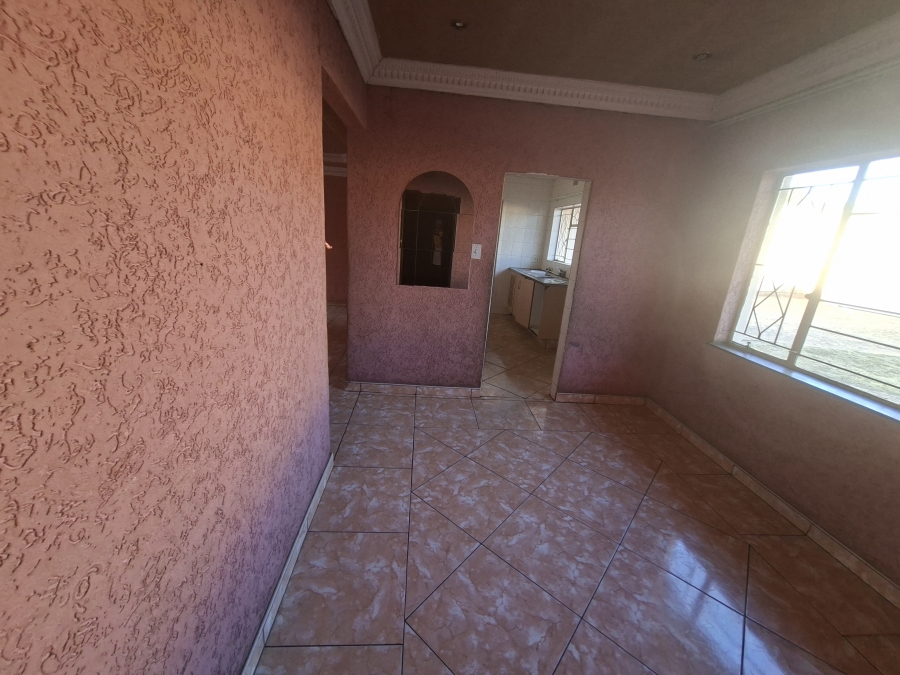 To Let 4 Bedroom Property for Rent in Leondale Gauteng