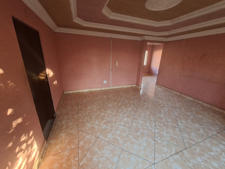 To Let 4 Bedroom Property for Rent in Leondale Gauteng