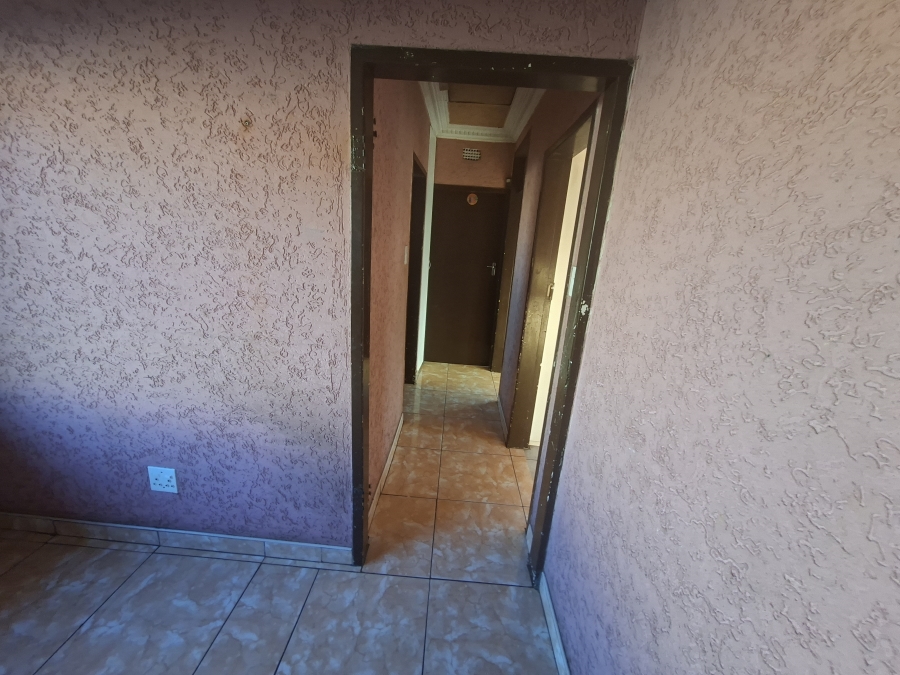 To Let 4 Bedroom Property for Rent in Leondale Gauteng