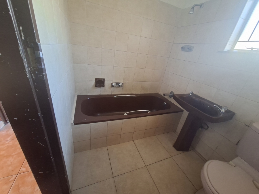 To Let 4 Bedroom Property for Rent in Leondale Gauteng