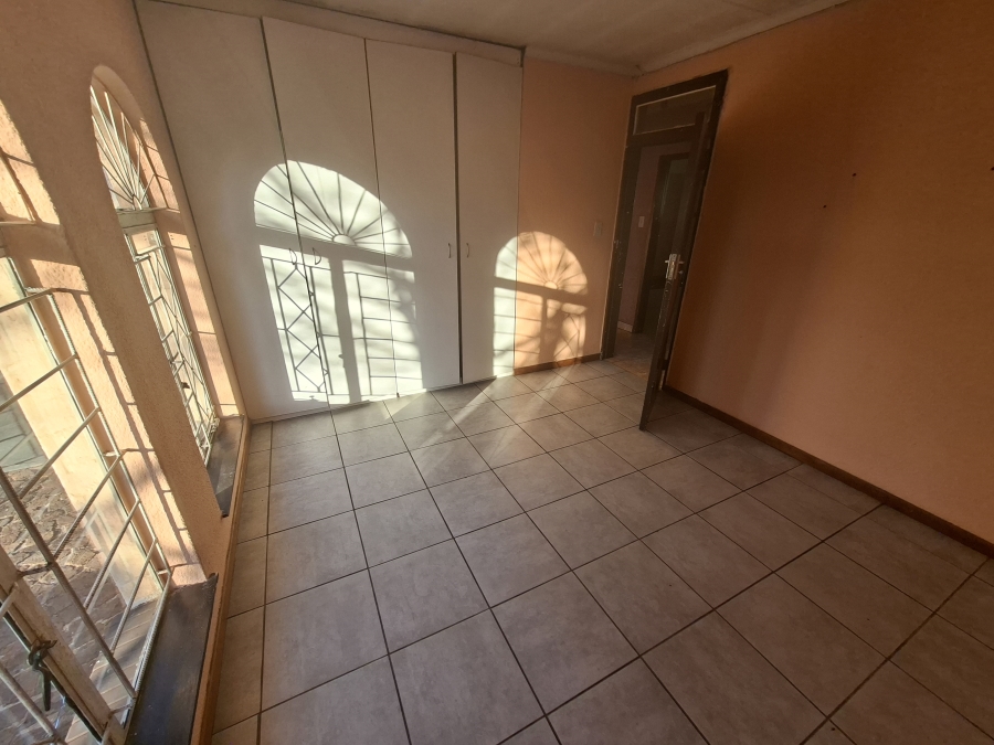 To Let 4 Bedroom Property for Rent in Leondale Gauteng