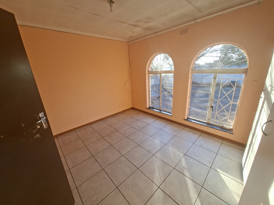 To Let 4 Bedroom Property for Rent in Leondale Gauteng