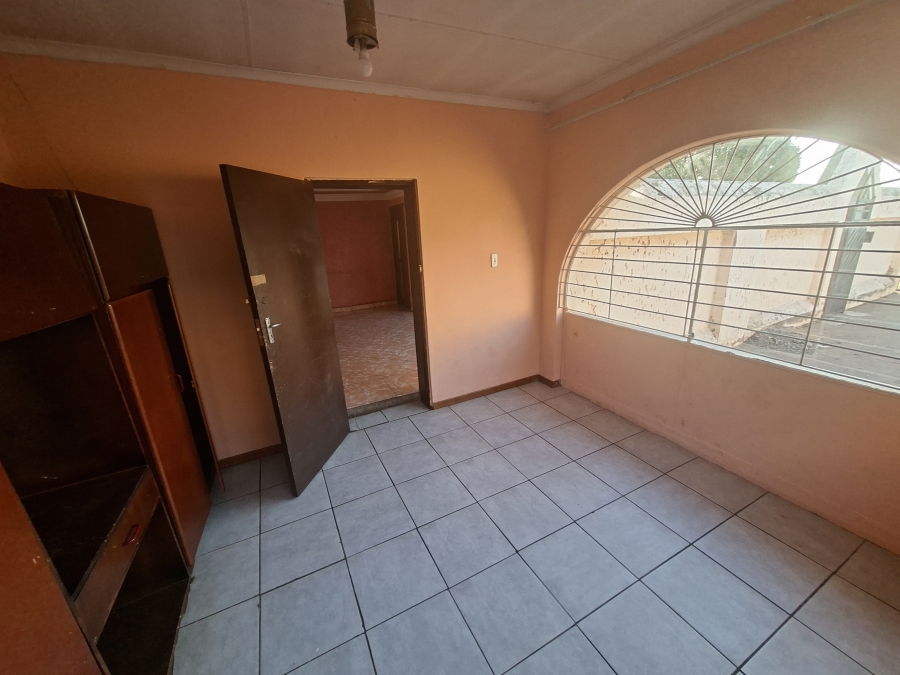 To Let 4 Bedroom Property for Rent in Leondale Gauteng