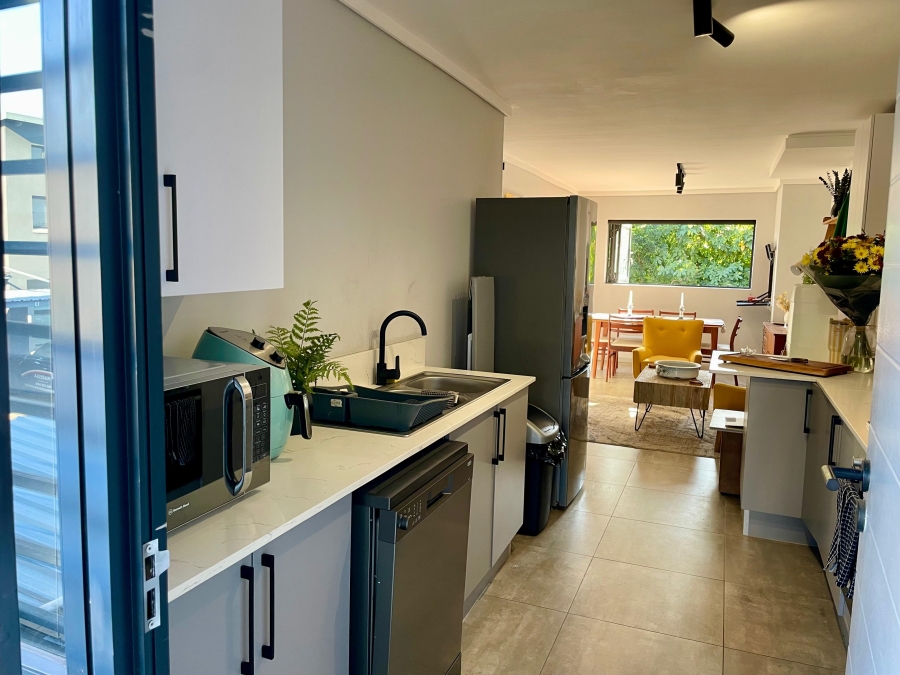 To Let 2 Bedroom Property for Rent in Alphen Park Gauteng