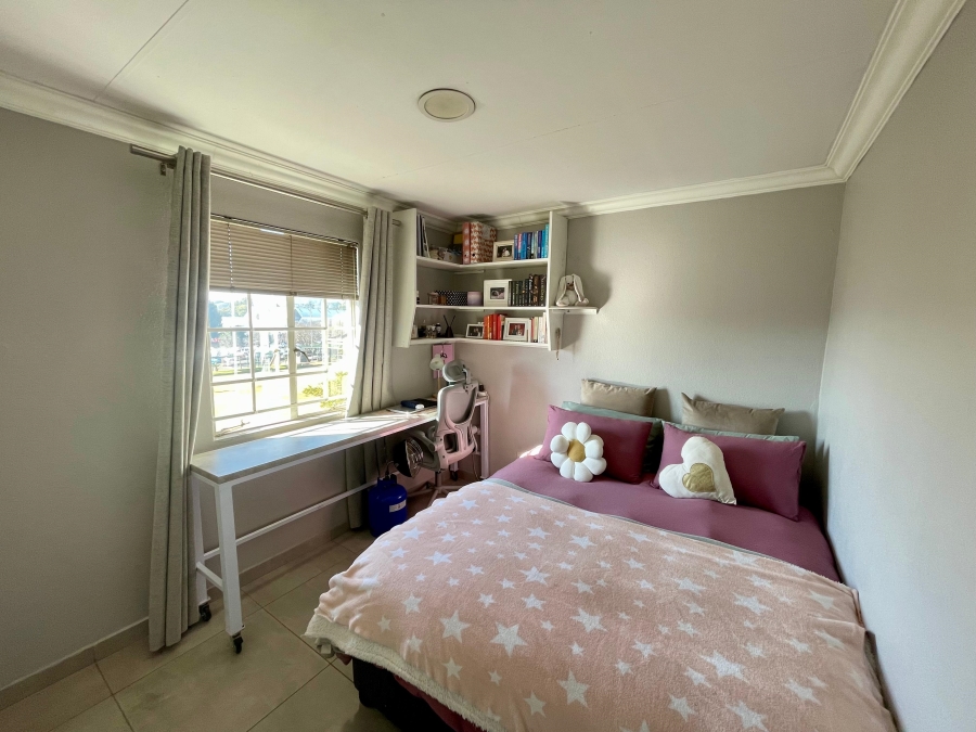 2 Bedroom Property for Sale in Groenkloof Gauteng