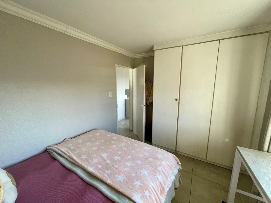2 Bedroom Property for Sale in Groenkloof Gauteng