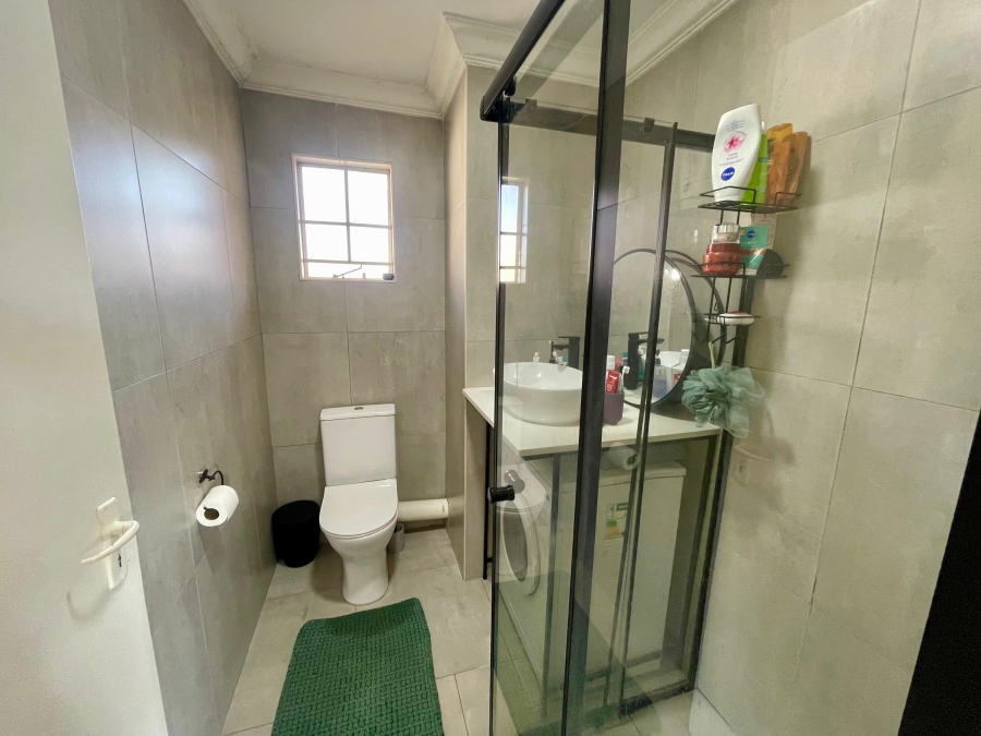 2 Bedroom Property for Sale in Groenkloof Gauteng
