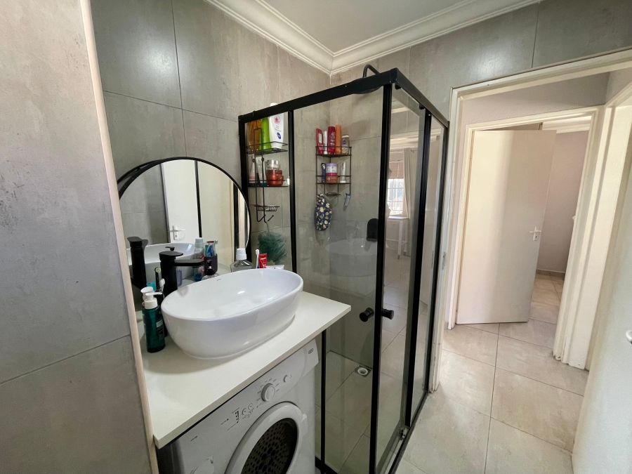 2 Bedroom Property for Sale in Groenkloof Gauteng