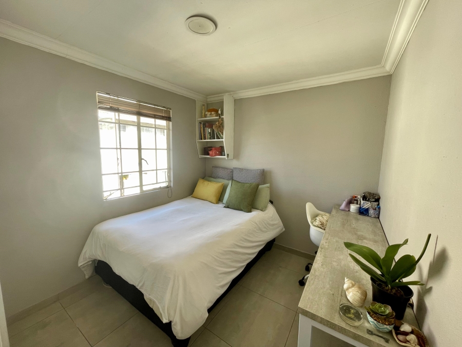2 Bedroom Property for Sale in Groenkloof Gauteng