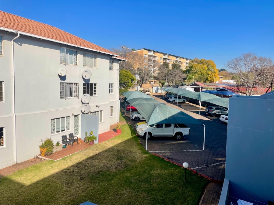 2 Bedroom Property for Sale in Groenkloof Gauteng