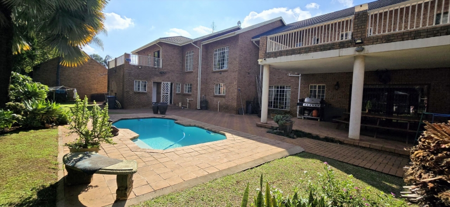 6 Bedroom Property for Sale in Amandasig Gauteng