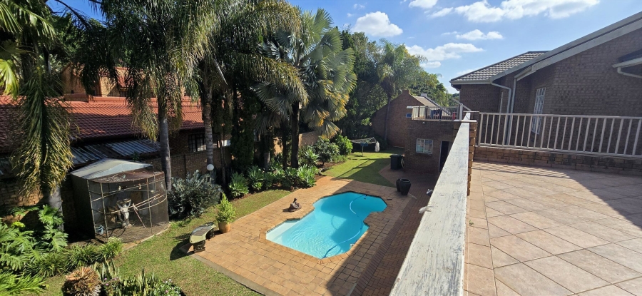 6 Bedroom Property for Sale in Amandasig Gauteng