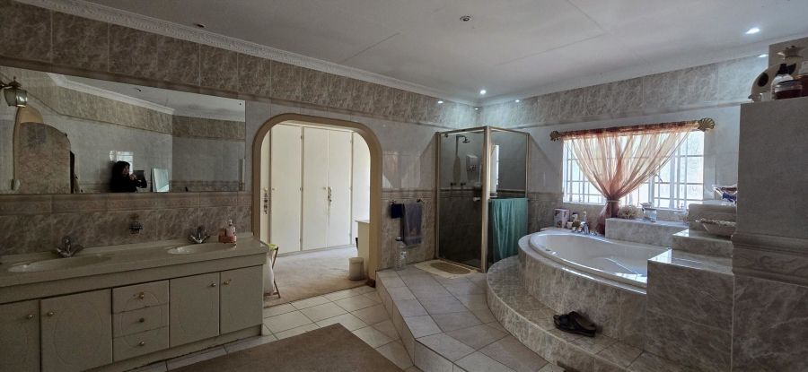 6 Bedroom Property for Sale in Amandasig Gauteng