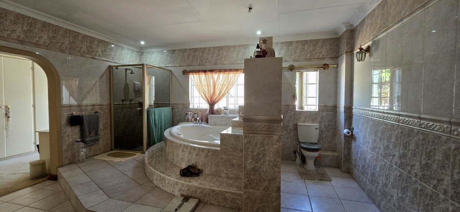 6 Bedroom Property for Sale in Amandasig Gauteng