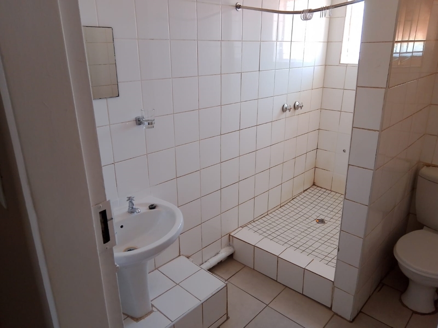 To Let 3 Bedroom Property for Rent in Laudium Ext 3 Gauteng