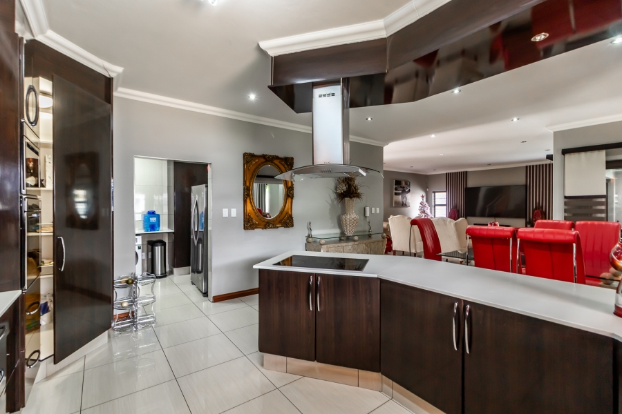 To Let 4 Bedroom Property for Rent in Zambezi Country Estate Gauteng