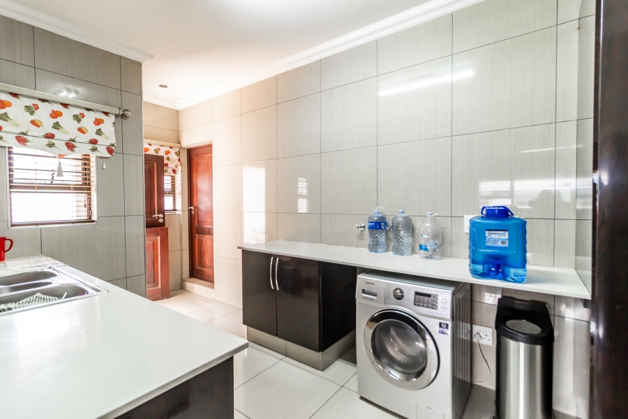 To Let 4 Bedroom Property for Rent in Zambezi Country Estate Gauteng