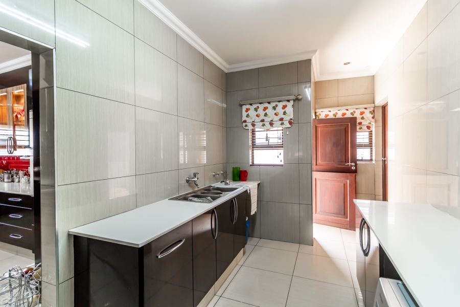 To Let 4 Bedroom Property for Rent in Zambezi Country Estate Gauteng