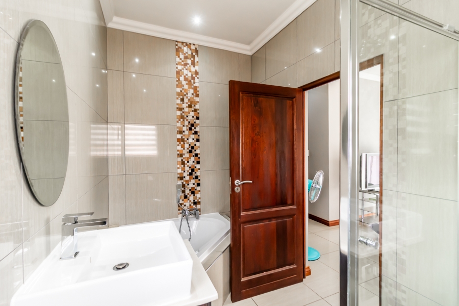 To Let 4 Bedroom Property for Rent in Zambezi Country Estate Gauteng