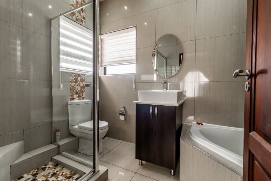 To Let 4 Bedroom Property for Rent in Zambezi Country Estate Gauteng