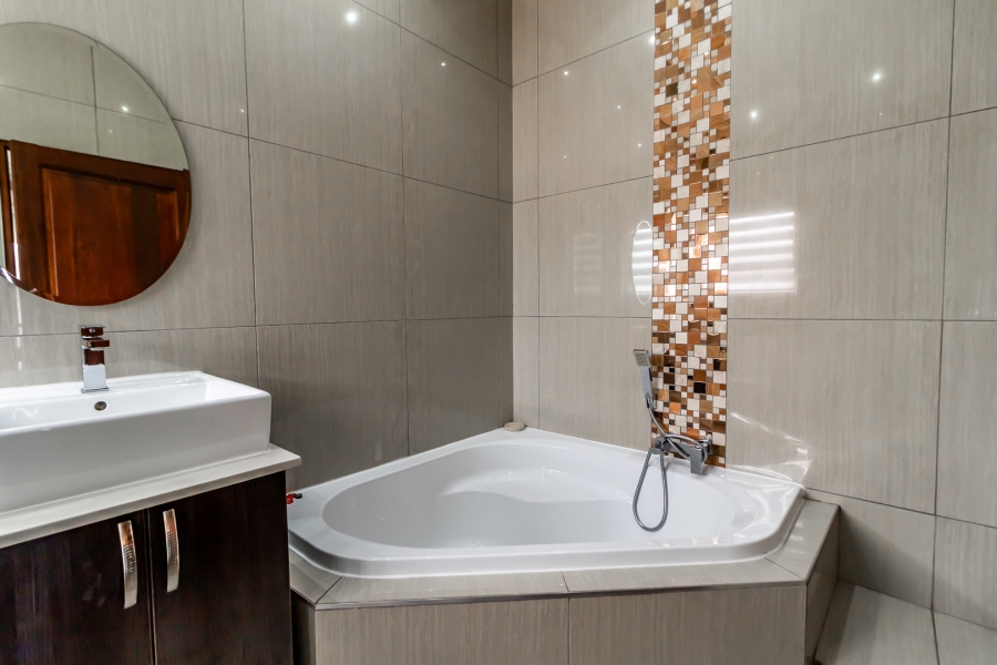 To Let 4 Bedroom Property for Rent in Zambezi Country Estate Gauteng