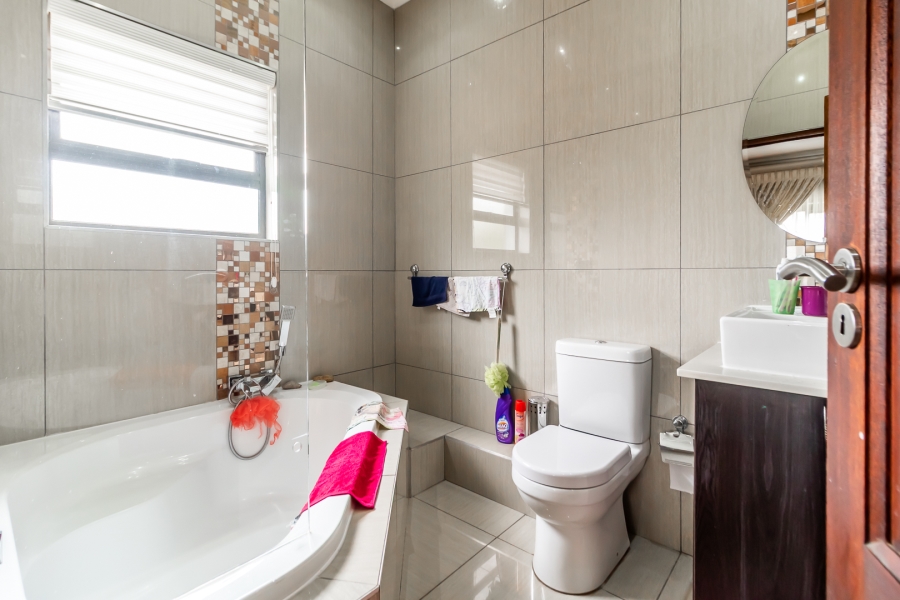To Let 4 Bedroom Property for Rent in Zambezi Country Estate Gauteng