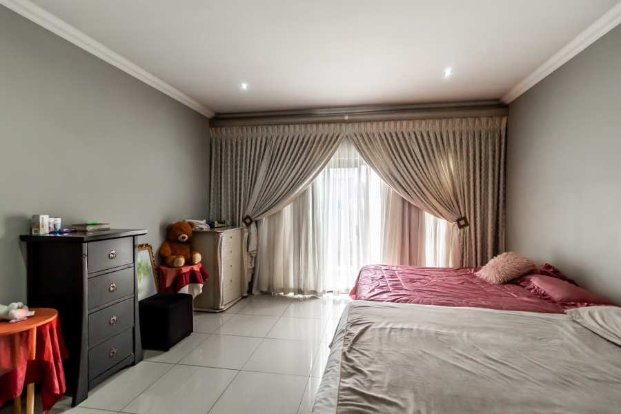 To Let 4 Bedroom Property for Rent in Zambezi Country Estate Gauteng