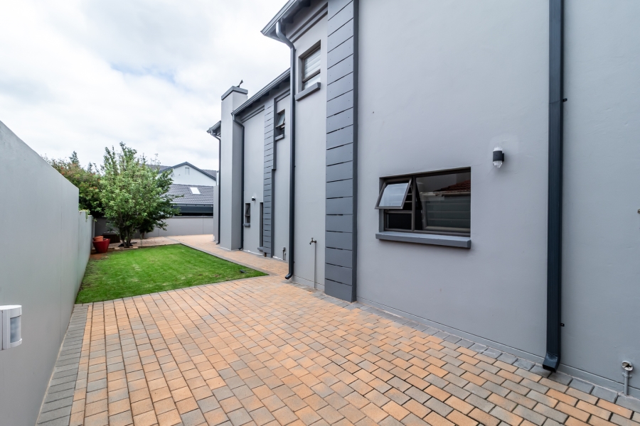 To Let 4 Bedroom Property for Rent in Zambezi Country Estate Gauteng