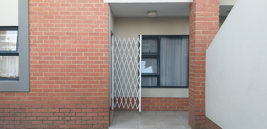 2 Bedroom Property for Sale in Goedeburg Gauteng