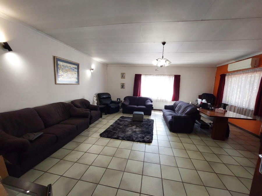 5 Bedroom Property for Sale in Lambton Gauteng