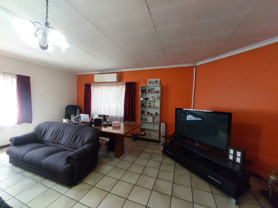 5 Bedroom Property for Sale in Lambton Gauteng